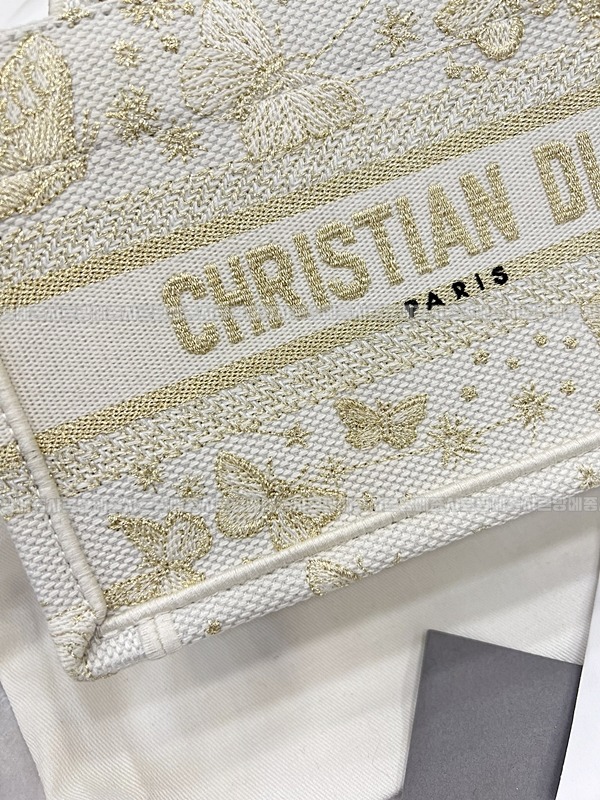 디올북토트백미니  20260329-133728-014루.jpg