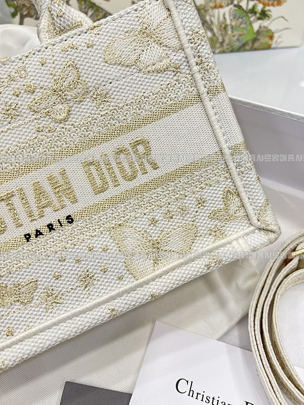 디올북토트백미니  20260329-133728-015루.jpg