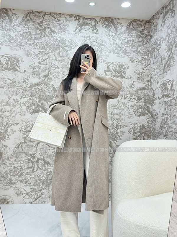 디올북토트백화이트골드스몰 20260330-113542-020루.jpg