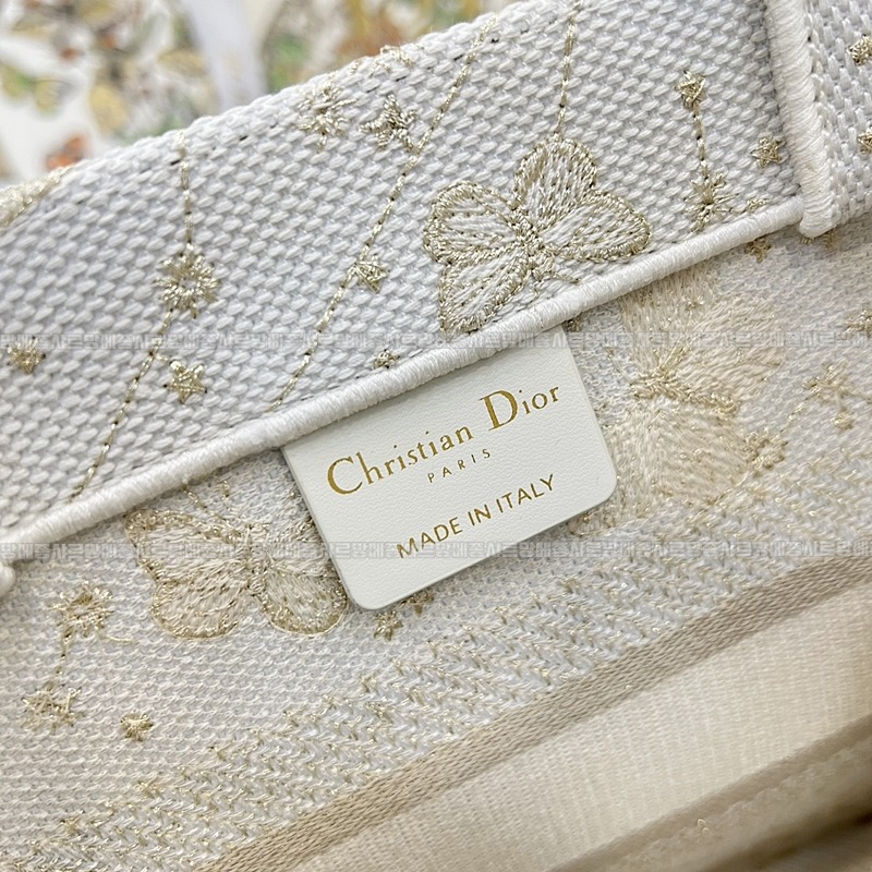 디올북토트백화이트골드스몰 20260330-113539-007루.jpg