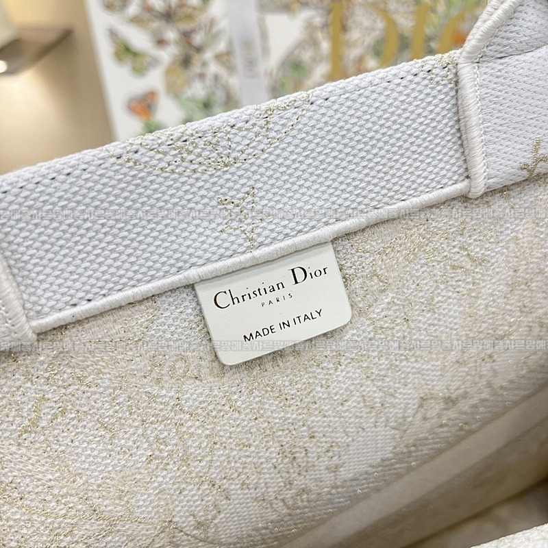 디올북토트백화이트골드라지 20260330-124923-wsxc1774874180198_6루.jpg