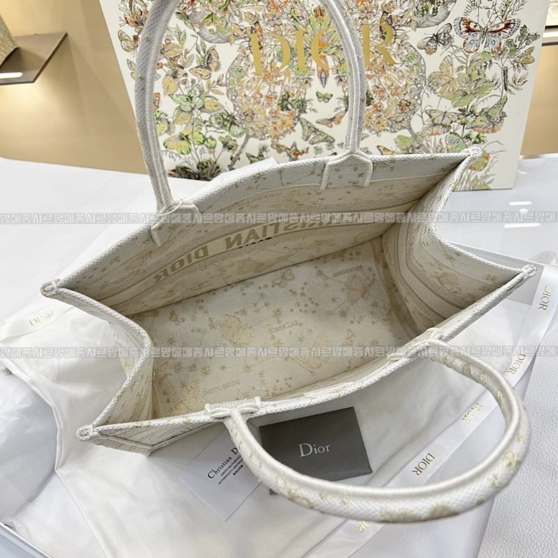 디올북토트백화이트골드미디움 20260330-124226-007루.jpg