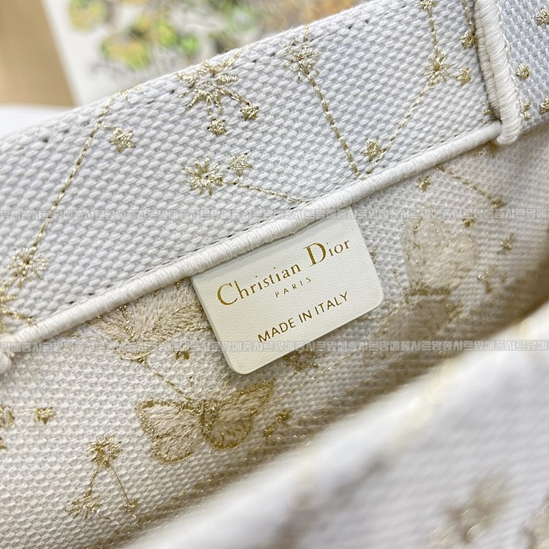 디올북토트백화이트골드미디움 20260330-124226-009루.jpg