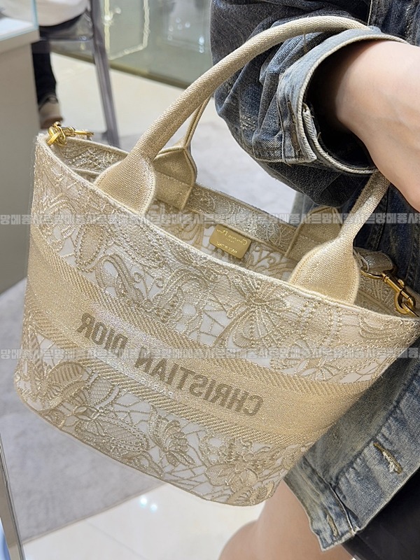 디올바스켓백골드 20260330-162914-wsxc1774887991451_0루.jpg