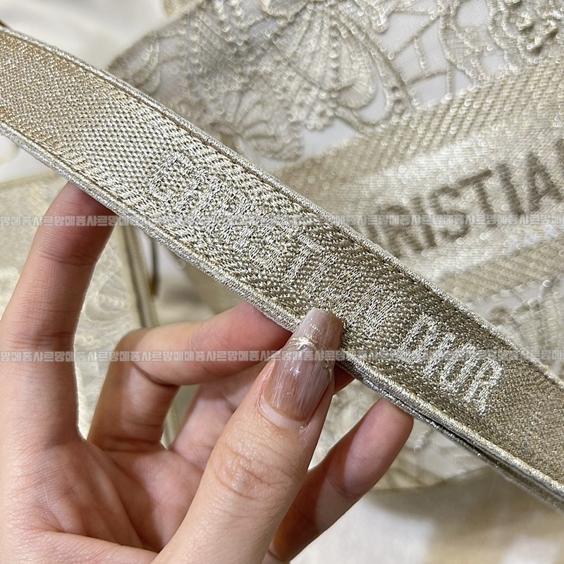 디올바스켓백골드 20260330-162912-wsxc1774887918037_3루.jpg