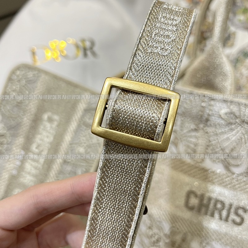 디올바스켓백골드 20260330-162911-wsxc1774887918037_2루.jpg