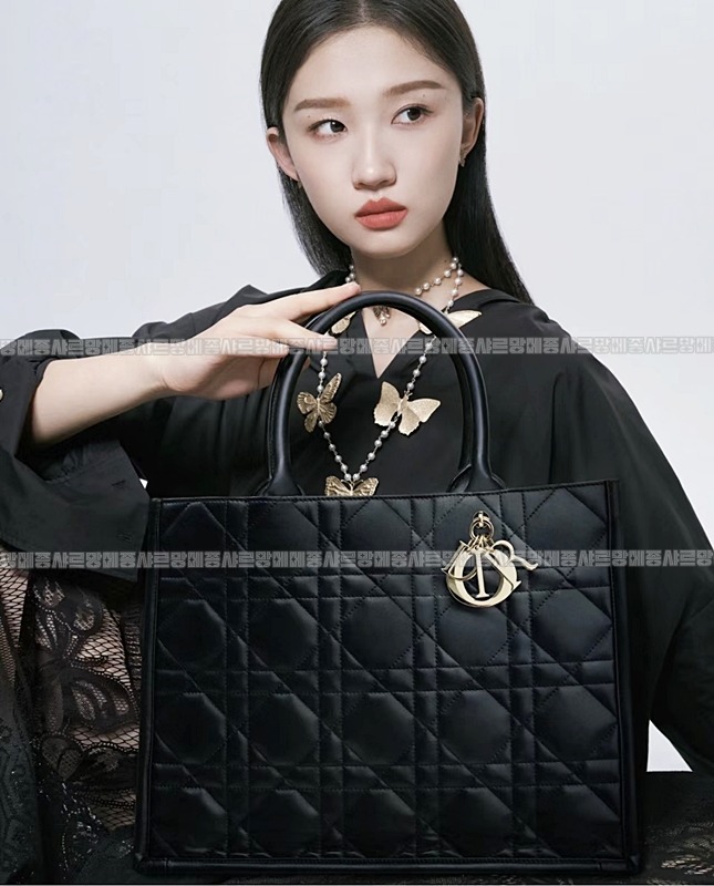 디올북토트백미디움 20260330-171633-wsxc1774890703512_0루.jpg