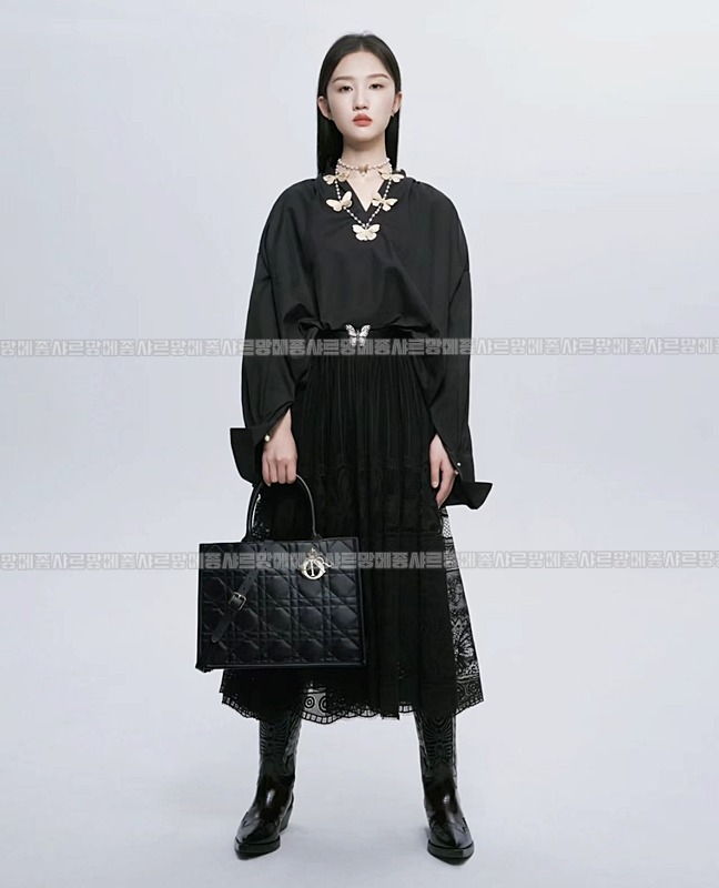 디올북토트백미디움 20260330-171633-wsxc1774890246170_0루.jpg