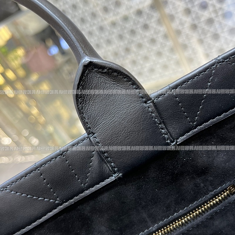 디올북토트백미디움 20260330-171632-wsxc1774890236224_6루.jpg