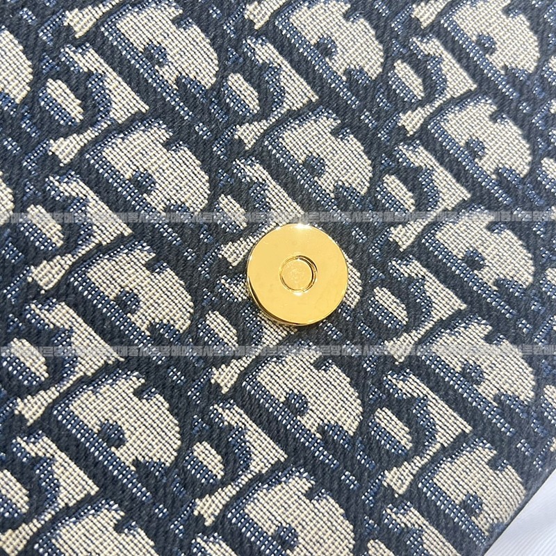 디올CD베사체백 20260330-172646-wsxc1774891365897_1루.jpg