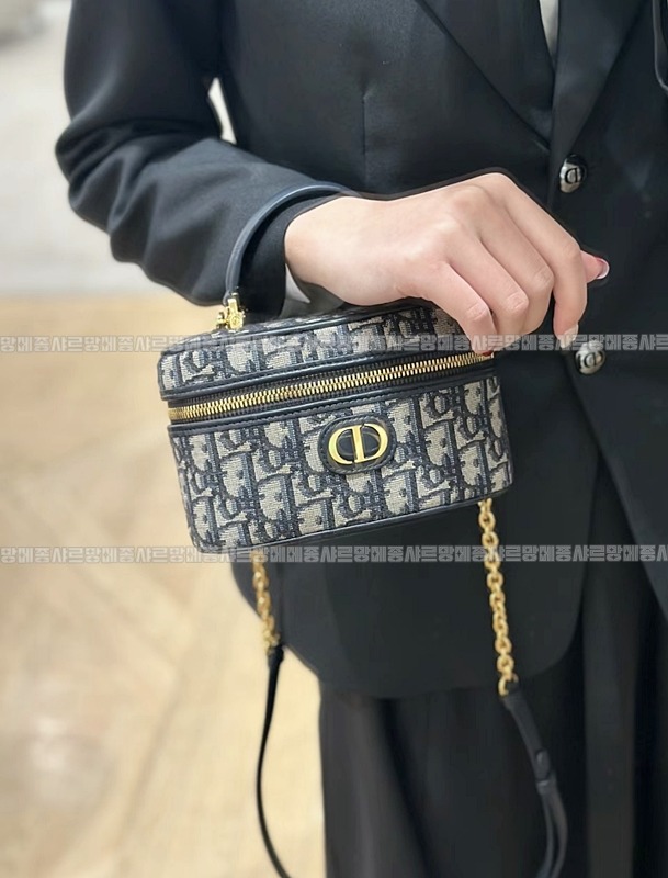 디올30몽테인미니베니티케이스  20260331-145253-016루.jpg