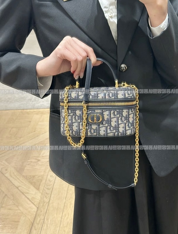 디올30몽테인미니베니티케이스  20260331-145253-017루.jpg