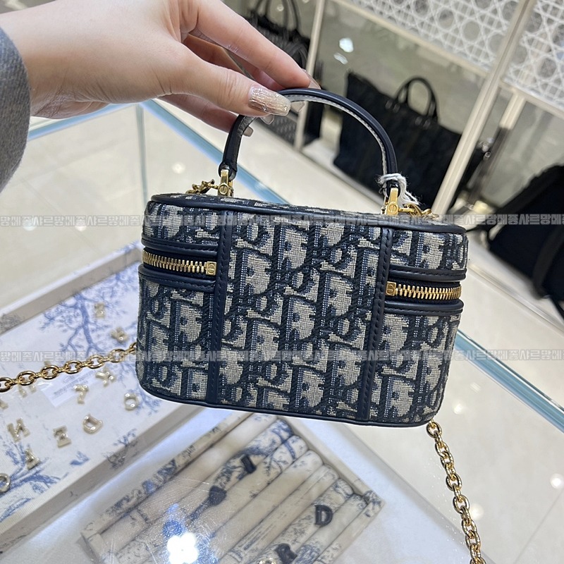 디올30몽테인미니베니티케이스  20260331-145251-002루.jpg