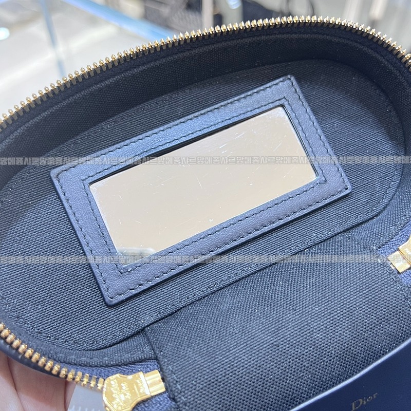 디올30몽테인미니베니티케이스  20260331-145252-009루.jpg