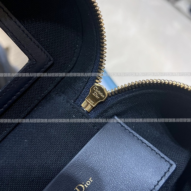 디올30몽테인미니베니티케이스  20260331-145252-012루.jpg