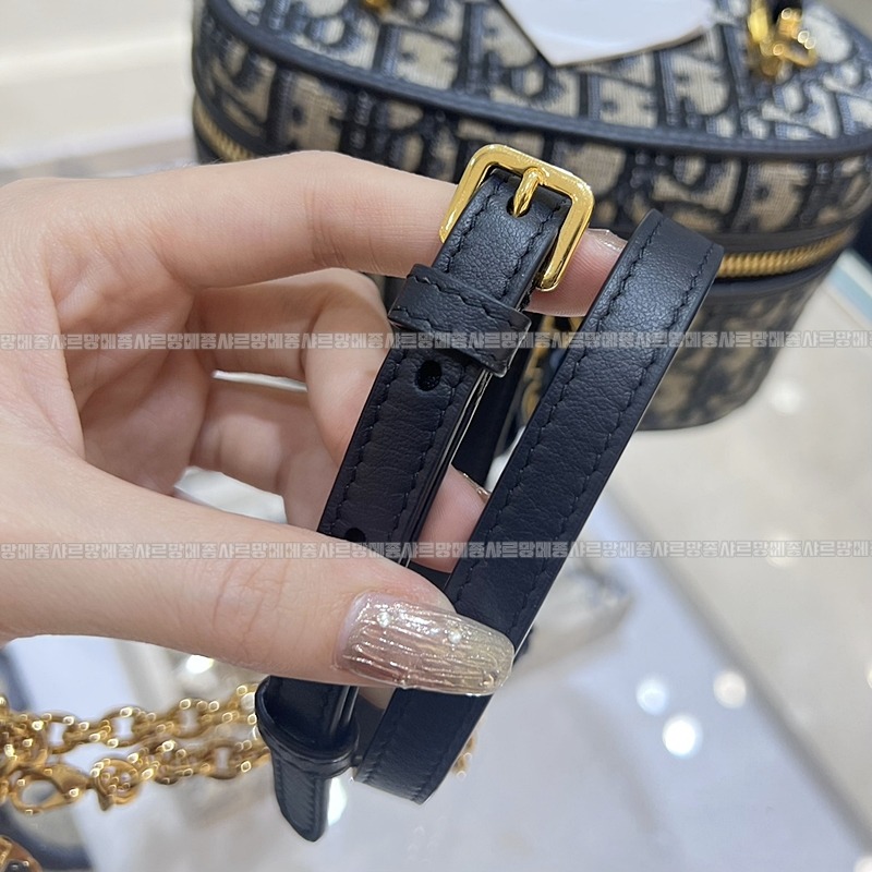 디올30몽테인미니베니티케이스  20260331-145253-014루.jpg