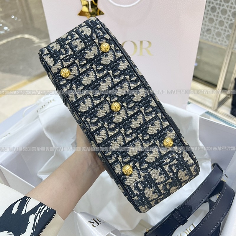 디올DVIBE미디움볼링벡  20260331-151758-004루.jpg