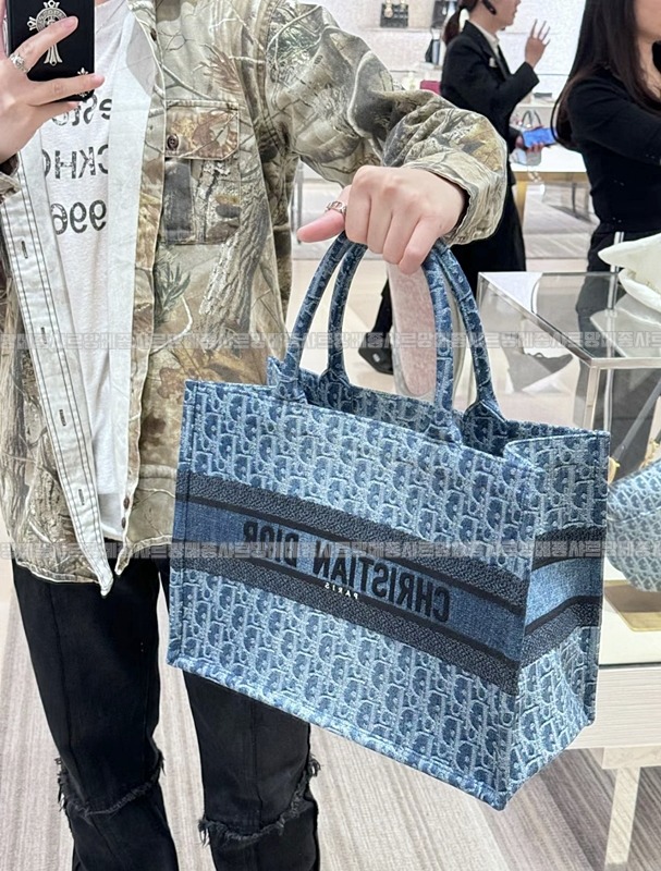 디올북토트백  20260331-160401-012루.jpg