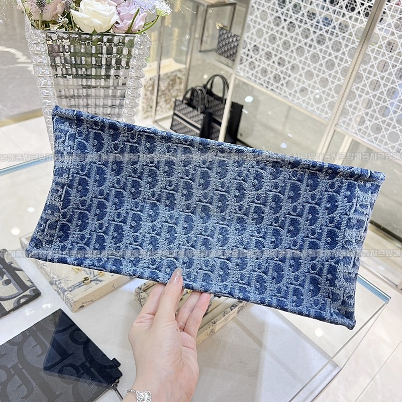 디올북토트백  20260331-160400-005루.jpg