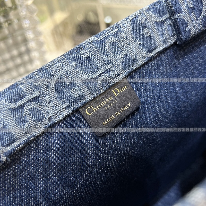 디올북토트백  20260331-160400-007루.jpg