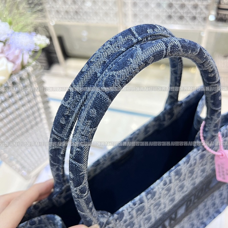 디올북토트백  20260331-160400-009루.jpg