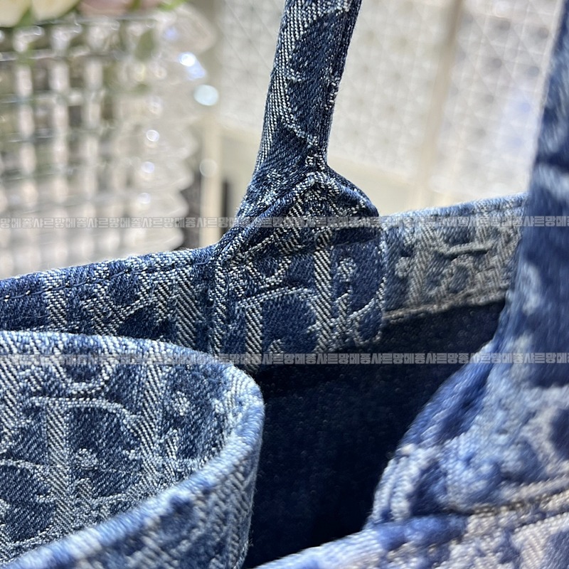 디올북토트백  20260331-160401-011루.jpg