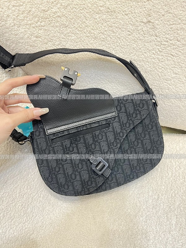 디올새등스트랩백  20260331-173647-003루.jpg