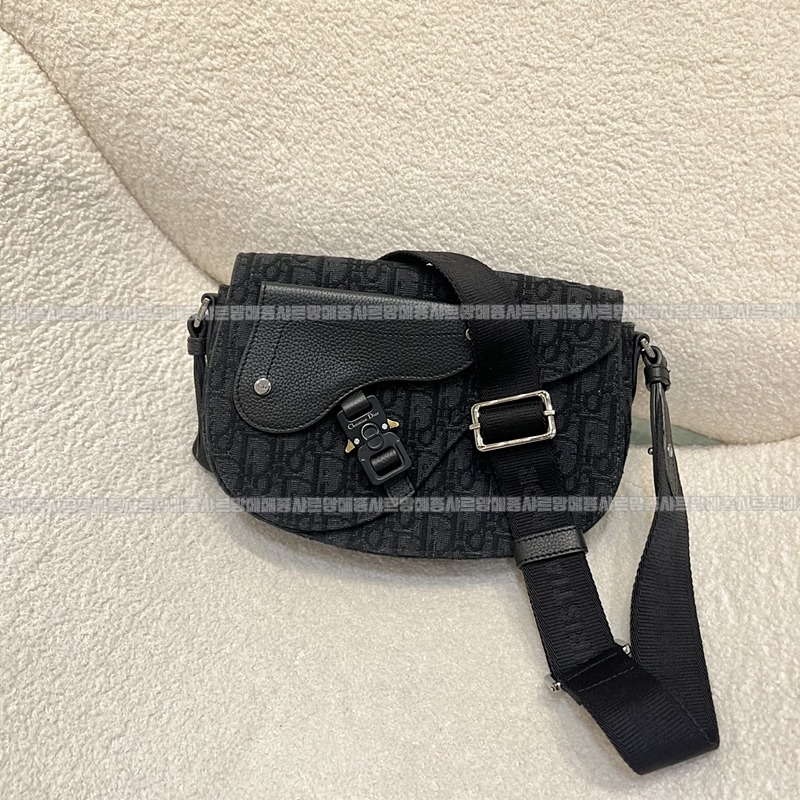 디올새등스트랩백  20260331-173646-001루.jpg