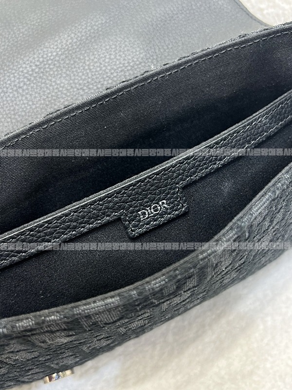 디올새등스트랩백  20260331-173647-008루.jpg