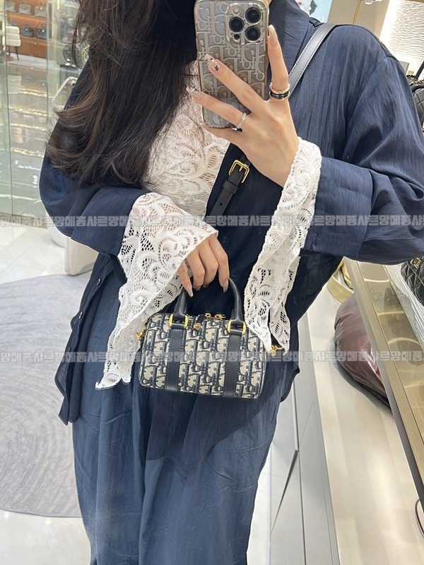 디올글로브20나노백블루  20260331-174740-018루.jpg