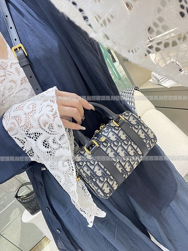 디올글로브20나노백블루  20260331-174740-017루.jpg