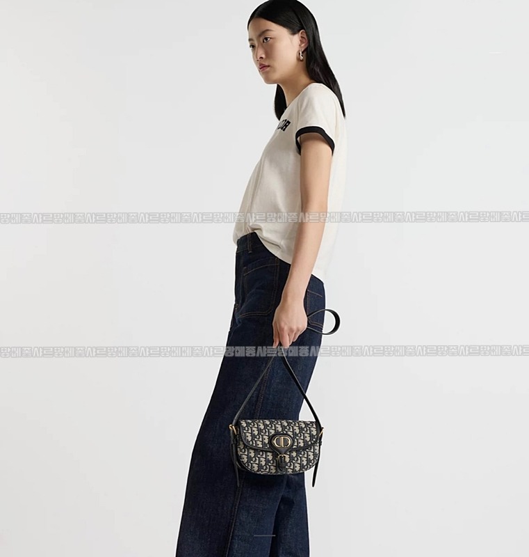 디올바비이스트웨스트백  20260401-154802-015루.jpg