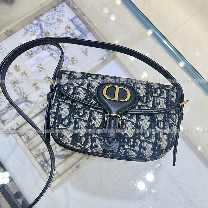 디올바비이스트웨스트백  20260401-154800-002루.jpg