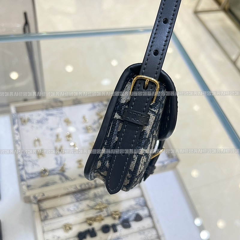 디올바비이스트웨스트백  20260401-154800-004루.jpg