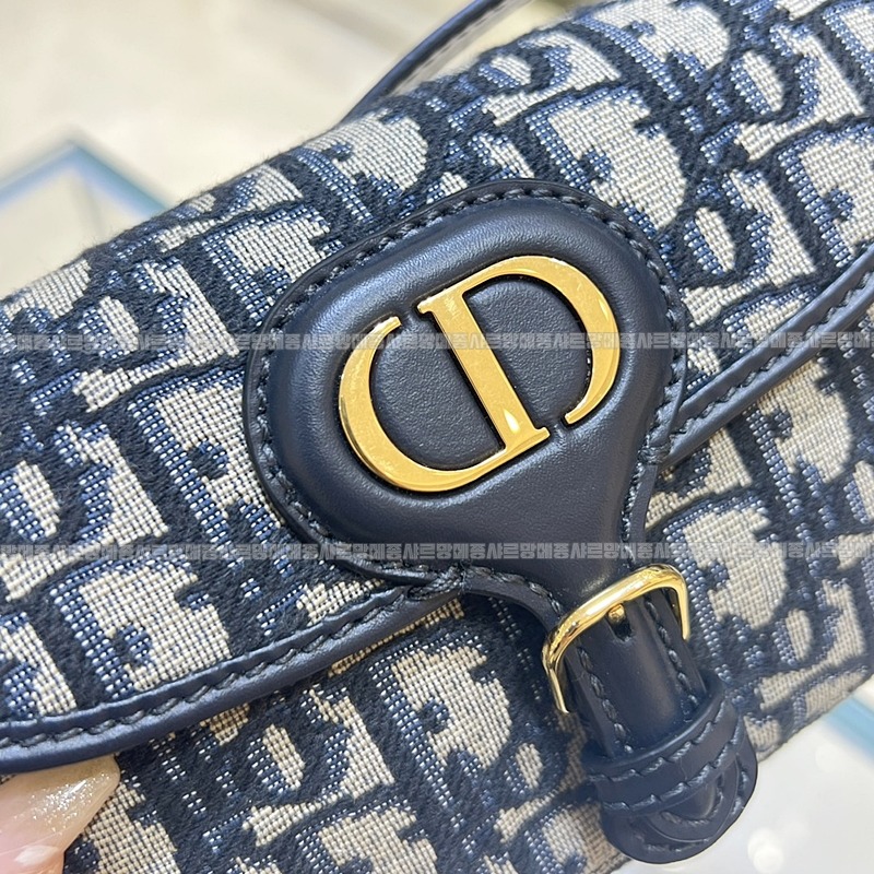 디올바비이스트웨스트백  20260401-154800-005루.jpg