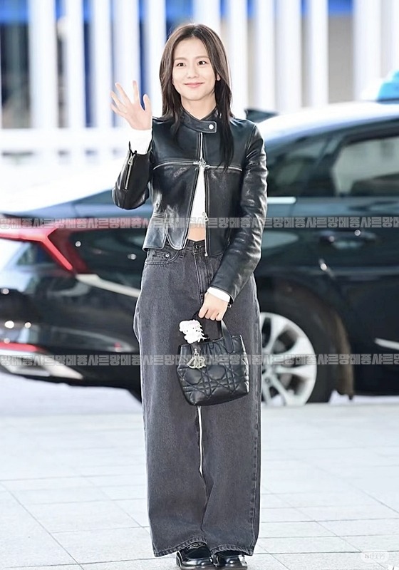 디올뚜주흐버티컬토트백  20260401-155452-013루.jpg