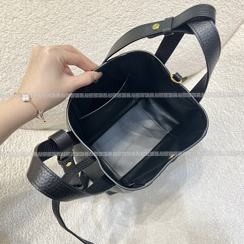 디올시그니처버킷백  20260402-101153-007루.jpg