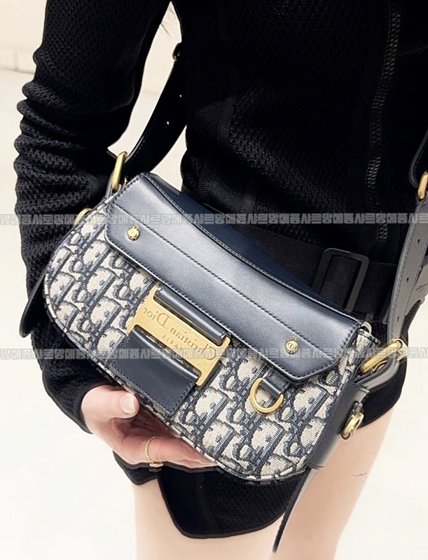 디올스트릿시크스몰백  20260402-102349-021루.jpg