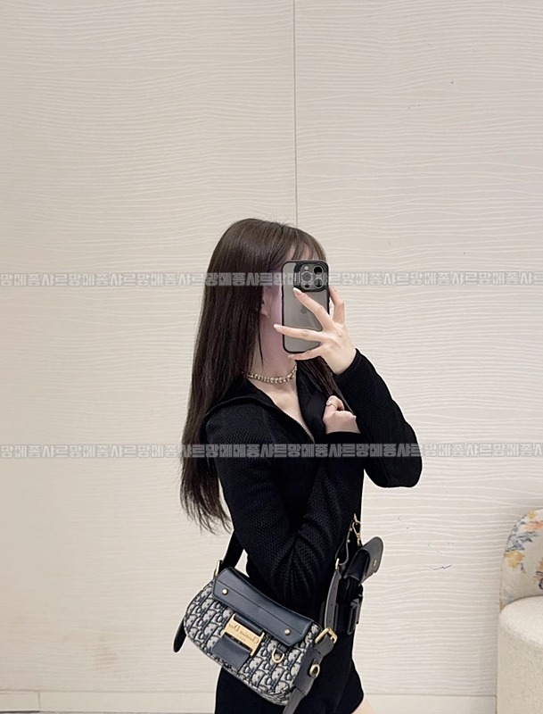 디올스트릿시크스몰백  20260402-102350-023루.jpg