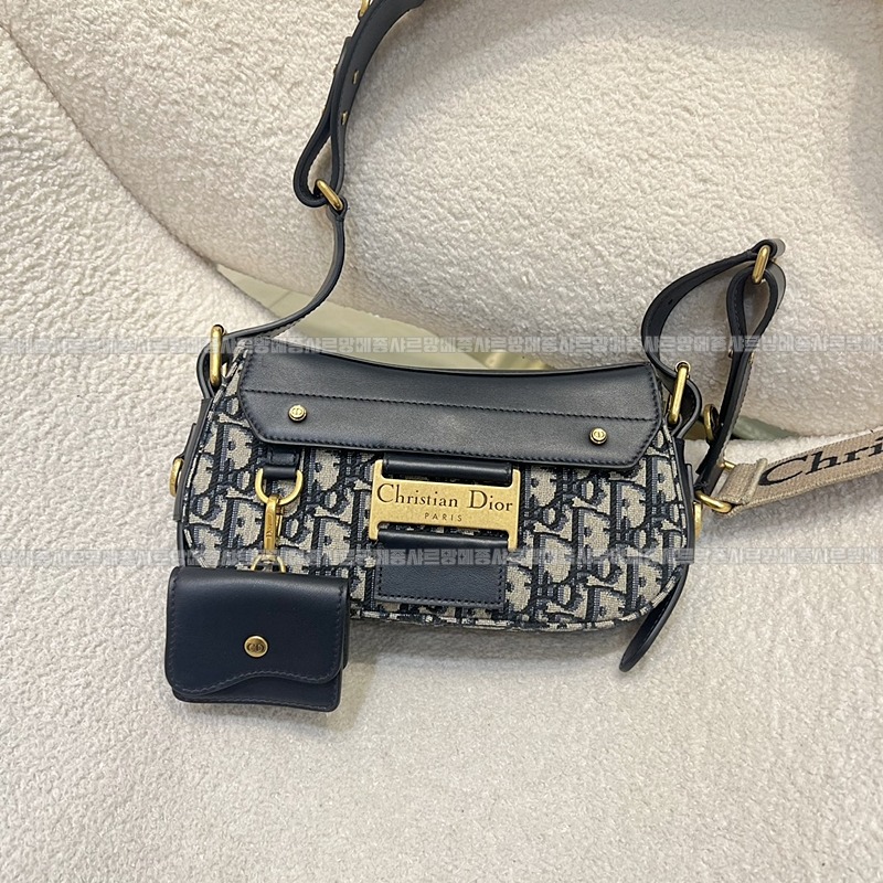 디올스트릿시크스몰백  20260402-102346-001루.jpg