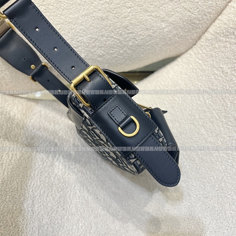 디올스트릿시크스몰백  20260402-102347-003루.jpg