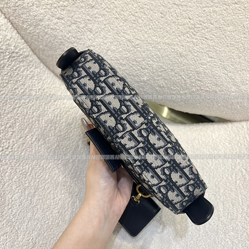 디올스트릿시크스몰백  20260402-102347-004루.jpg