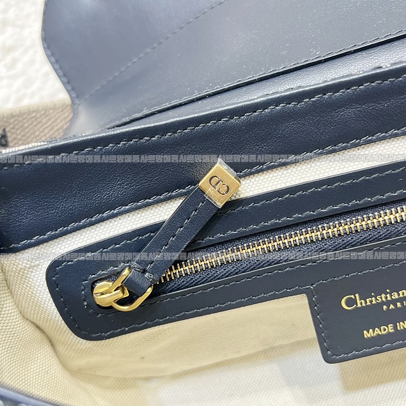 디올스트릿시크스몰백  20260402-102348-014루.jpg