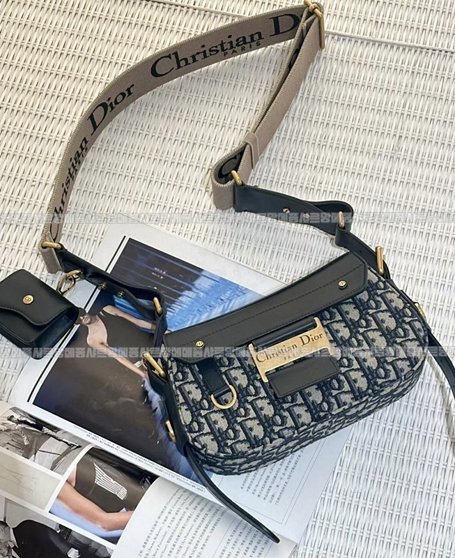 디올스트릿시크스몰백  20260402-102349-019루.jpg