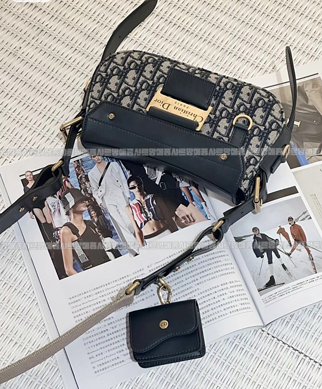 디올스트릿시크스몰백  20260402-102349-018루.jpg