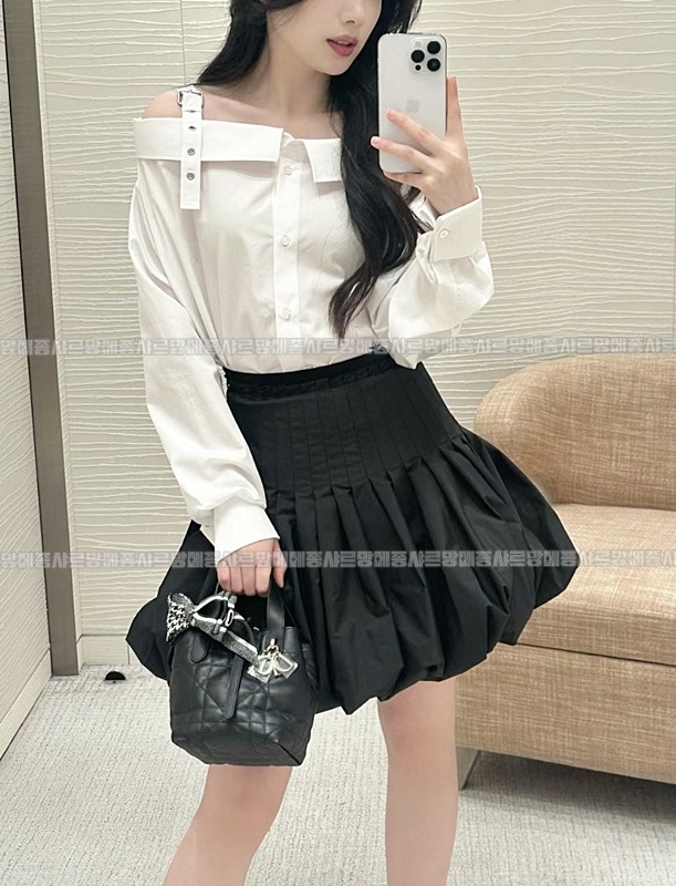 디올뚜주흐버티컬토트백  20260402-103450-013루.jpg