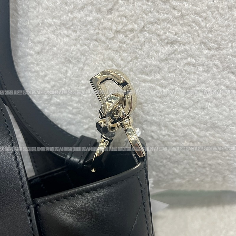 디올뚜주흐버티컬토트백  20260402-103449-006루.jpg