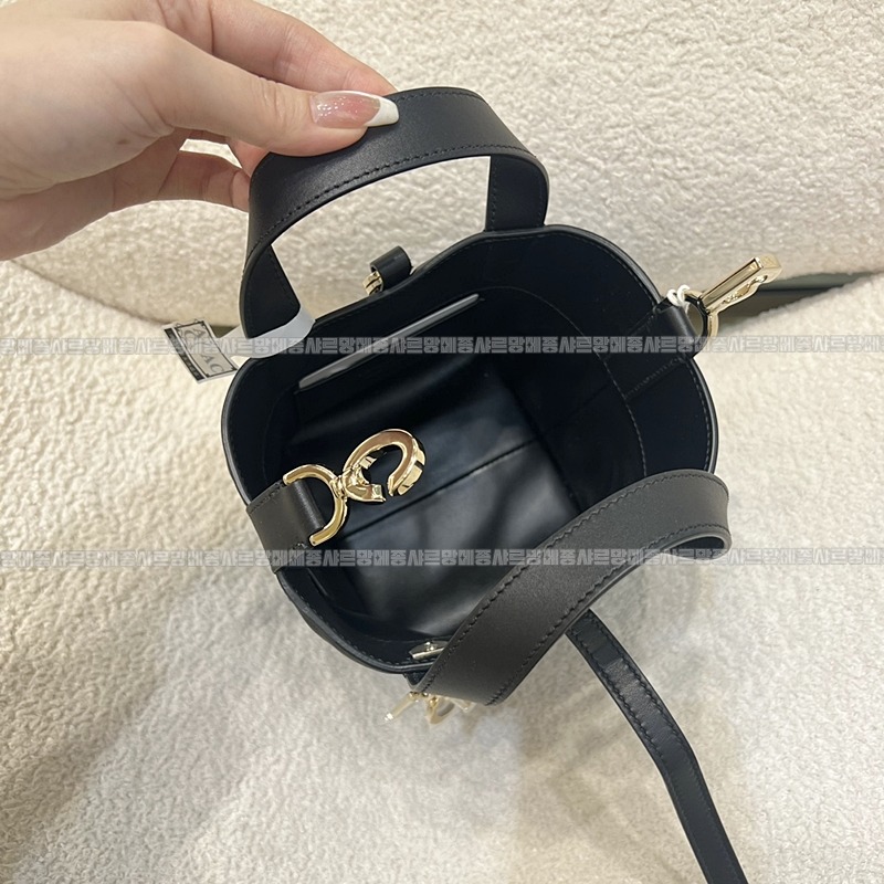 디올뚜주흐버티컬토트백  20260402-103449-007루.jpg