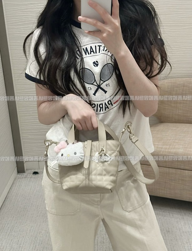 디올뚜주흐버티컬토트백  20260402-104644-015루.jpg