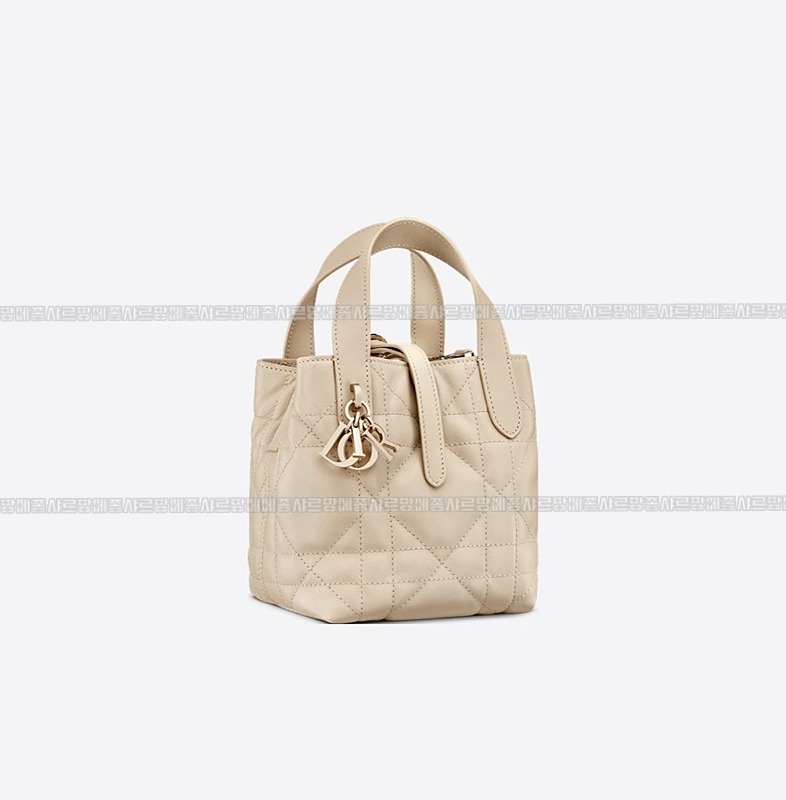 디올뚜주흐버티컬토트백  20260402-104643-010루.jpg